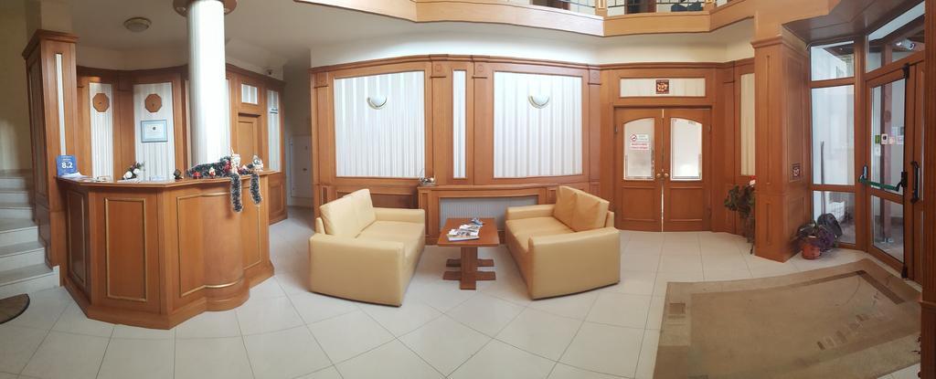 Семеен Хотел Кристал Smolyan Exterior photo