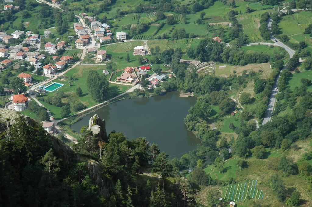 Семеен Хотел Кристал Smolyan Exterior photo