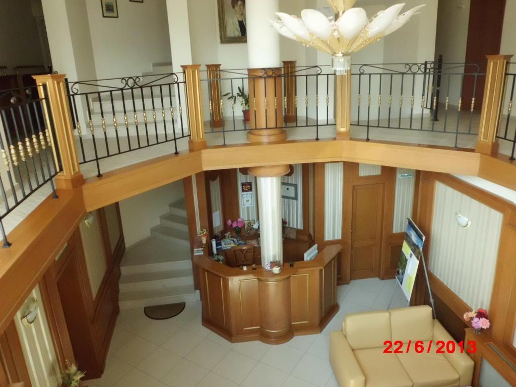 Семеен Хотел Кристал Smolyan Exterior photo