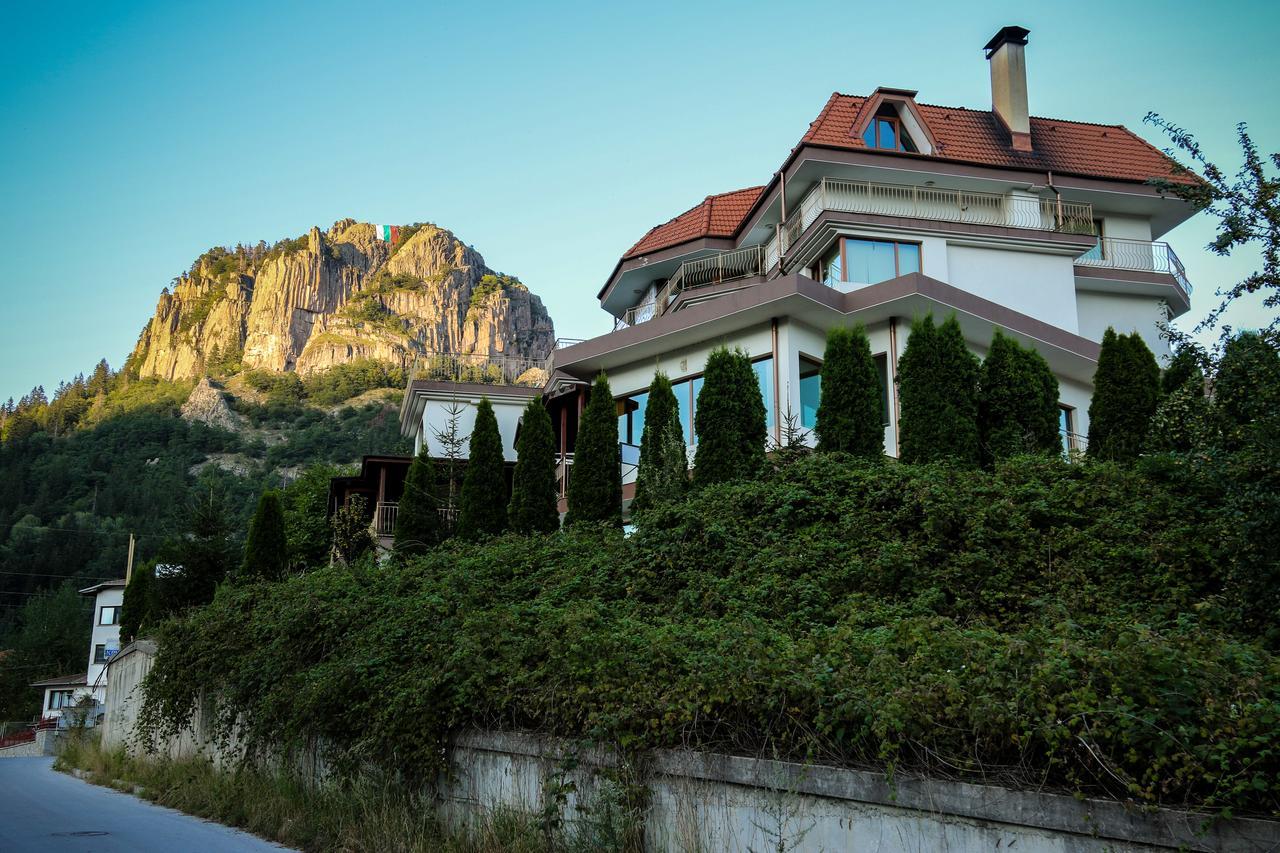 Семеен Хотел Кристал Smolyan Exterior photo